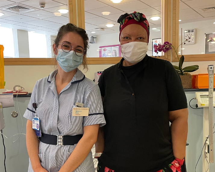 Ovarian cancer patient Debbie in Royal Marsden with nurse